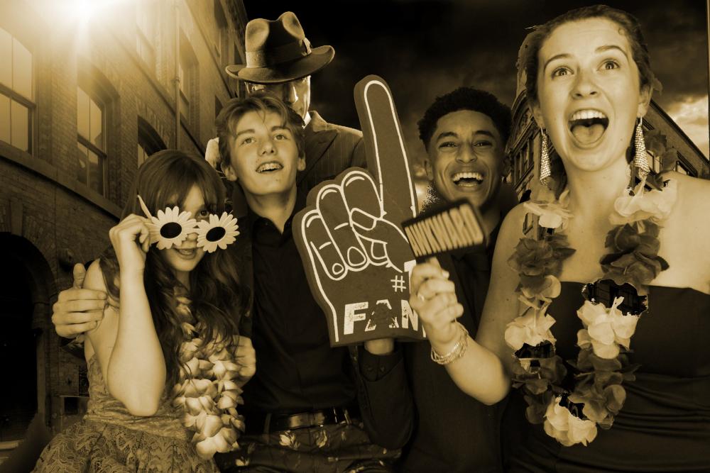 Christ School Prom | View more photos from the event at gallery.myphotoboothexperience.co.uk/u/MyPhotoBoothExperienceLtd/Christ-School-Prom